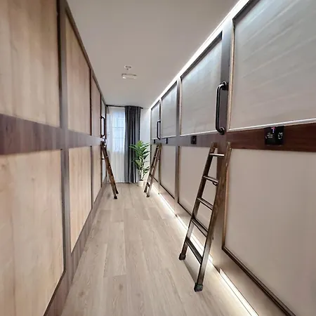 The Pod Blasco Hostel