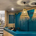 بيت شباب The Pod Blasco