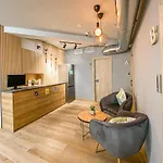 بيت شباب The Pod Blasco *