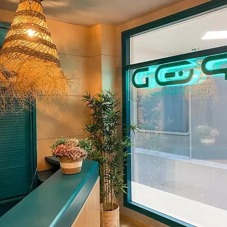 The Pod Blasco Hostel *